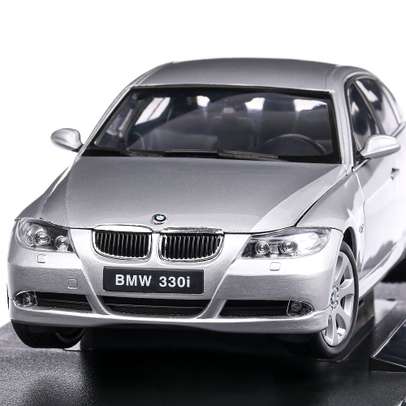 BMW 330i 2006,macheta  auto, scara 1:18, argintiu, Welly