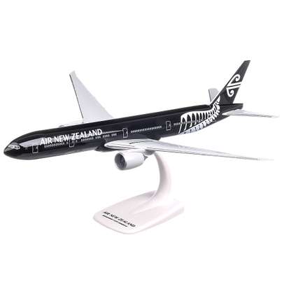 Boeing 777-300ER Air New Zealand All Blacks, macheta avion scara 1:200, negru cu gri, Herpa