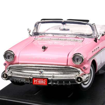 Buick Roadmaster Convertible 1957, macheta auto, scara 1:18, roz cu alb, Motor Max