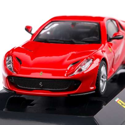 Ferrari 812 Superfast 2017, macheta auto, rosu, scara 1:43, Magazine Models
