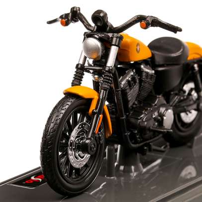 Harley-Davidson Sportster Iron 883 2014, macheta motocicleta, scara 1:18, galben mat, Maisto