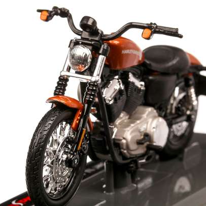 Harley-Davidson XL 1200N Nightster 2007, macheta motocicleta, scara 1:18, bronz, Maisto
