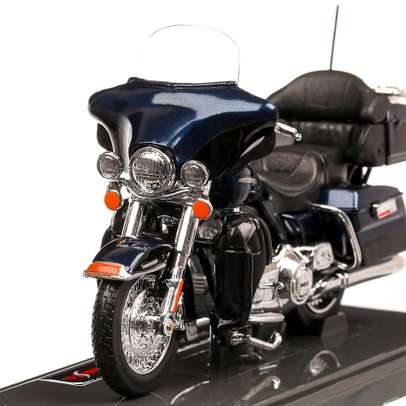 Harley-Davidson FLHTK Electra Glide Ultra Limited 2013, macheta motocicleta, scara 1:18, albastru inchis, Maisto