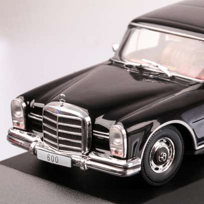 Mercedes-Benz 600 (W100) 1964, macheta auto scara 1:43, negru, carcasa plexic, Magazine models