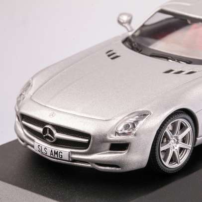 Mercedes-Benz SLS AMG (C197) 2010, macheta auto scara 1:43, argintiu, carcasa plexic, Magazine models