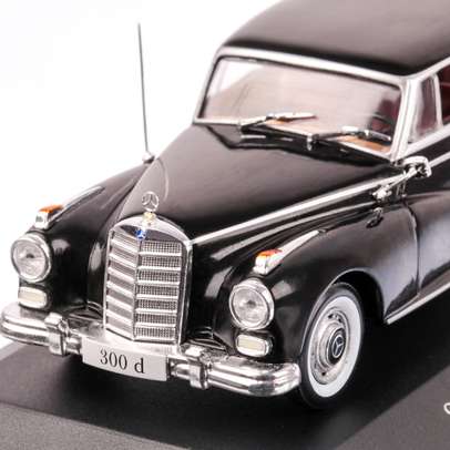 Mercedes-Benz 300 D Limousine Adenauer (W189) 1957, macheta auto scara 1:43, negru, carcasa plexic, Magazine models