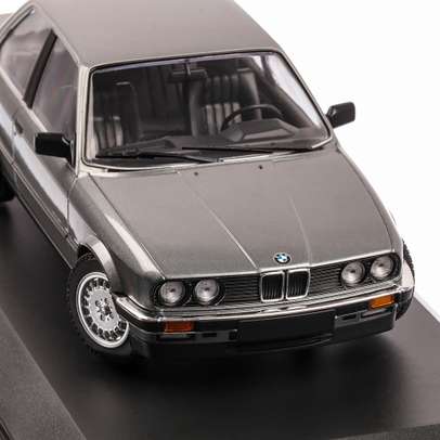 BMW 323i 1982, limited edition, macheta auto scara 1:18, gri metalizat, Minichamps