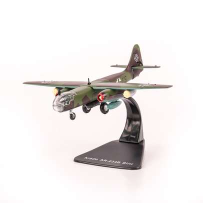 Arado AR-234B Blitz, macheta avion scara 1:144, Bombers of WWII