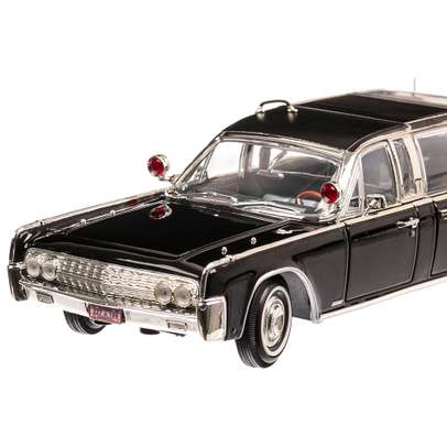 Lincoln Continental X-100 1961, scara 1:24 negru, Lucky Die Cast