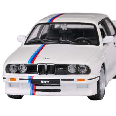 Macheta auto BMW M3 E30 1988 alb 1-24 Bburago