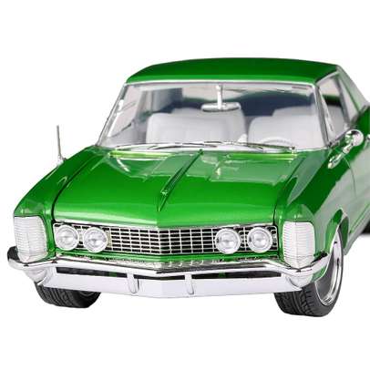 Macheta auto Buick Riviera 1964 scara 1:18 verde Acme