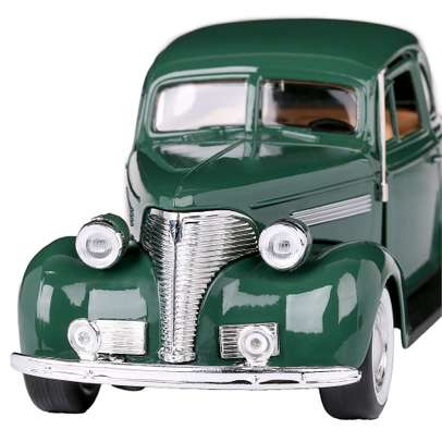 Macheta auto Chevrolet Coupe 1939 scara 1:24 verde Motor Max