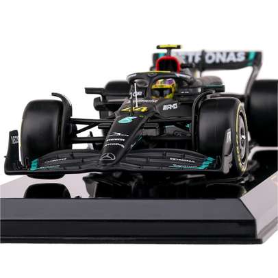 Macheta auto F1 Mercedes AMG W14E Performance #44 Hamilton 2023 1:24