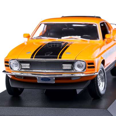 Macheta auto Ford Mustang Mach 1 1970 scara 1:18 portocaliu cu negru Maisto-3