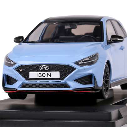 Macheta auto Hyundai i30 N 2021 scara 1:18 albastru MCG
