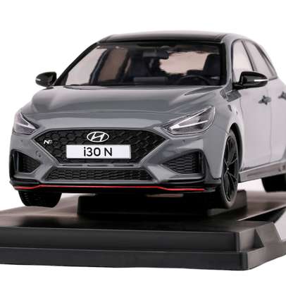 Macheta auto Hyundai i30 N 2021 scara 1:18 gri MCG