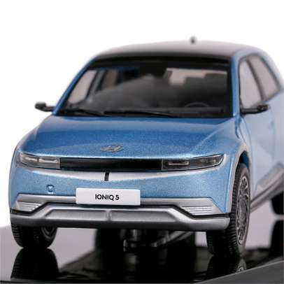 Macheta auto Hyundai Ioniq 5 bleu metalizat 1-43 2022