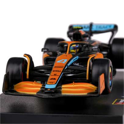 Macheta auto McLaren MCL36 2022 #4 F1 Norris cu figurina pilot