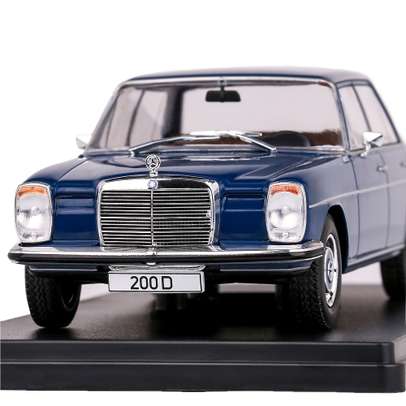 Macheta auto Mercedes-Benz 200 D W115 1968 albastru 1:24