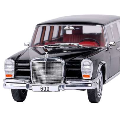 Macheta auto Mercedes-Benz 600 (W100) 1969 scara 1:18 negru MCG