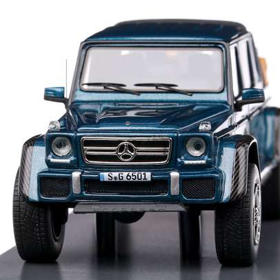 Macheta auto Mercedes Maybach G650 Landaulet scara 1:43 albastru Schuco