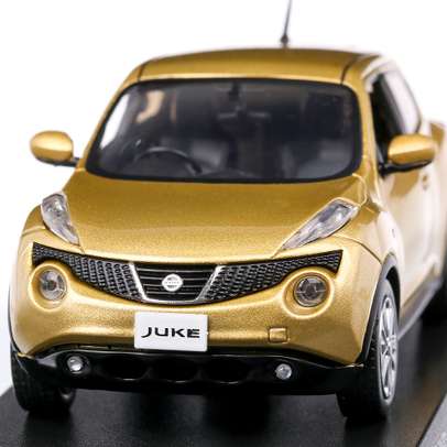 Macheta auto Nissan Juke 2016 scara 1:43 auriu Kyosho