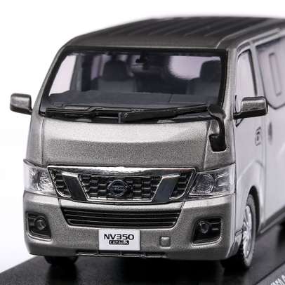 Macheta auto Nissan NV350 Caravan 2015 scara 1:43 argintiu Kyosho
