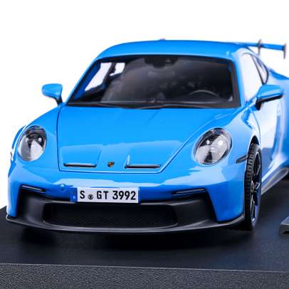 Macheta auto Porsche 911 GT3 2022 scara 1:18 albastru Maisto-4