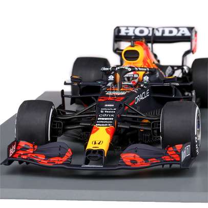Macheta auto Red Bull Honda RB16B F1 #33 Max Verstappen Winner Dutch GP 2021 scara 1:18 Spark
