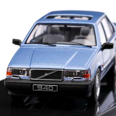 Macheta auto Volvo 940 Turbo 1990 scara 1:43 albastru Ixo