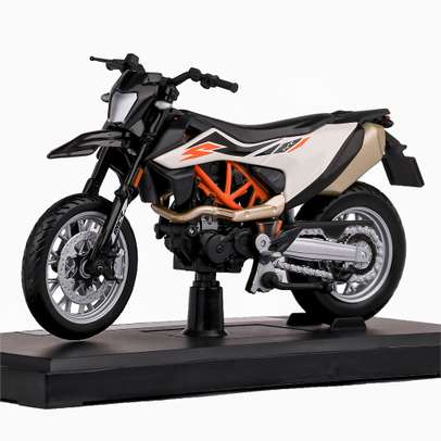 Macheta motocicleta KTM 690 SMC R 2020 scara 1:18