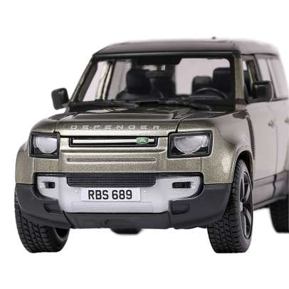 Macheta suv Land Rover Defender 110 2022 verde 1:24