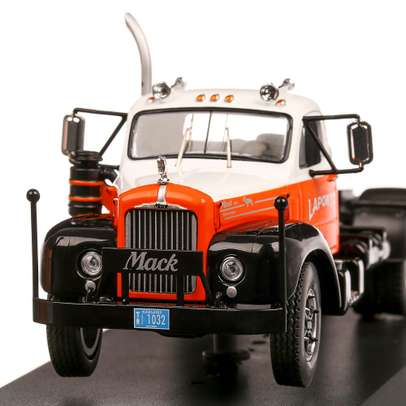 Mack B 61 1953 macheta  autocamion, scara 1:43, alb cu portocaliu, IXO