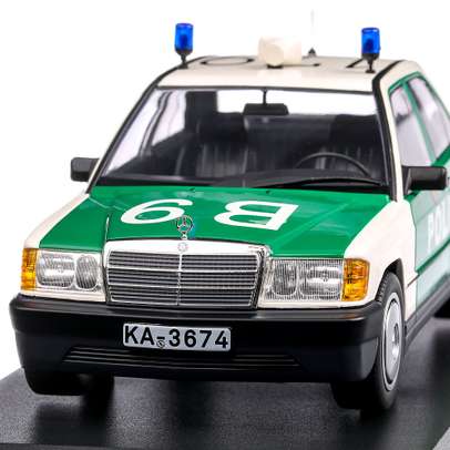 Mercedes-Benz 190E (W201) Polizei 1982, macheta auto scara 1:18, alb cu verde, Minichamps