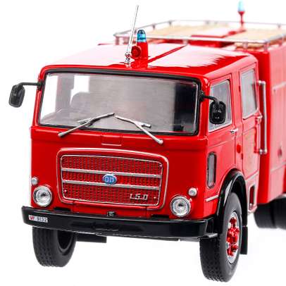 Om Leoncino 150 Pompieri Italia 1972, macheta camion, scara 1:43, rosu, Magazine Models