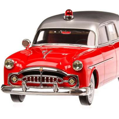 Packard Henney Ambulance 1952, macheta  auto, scara 1:18, rosu cu alb, BoS-Models