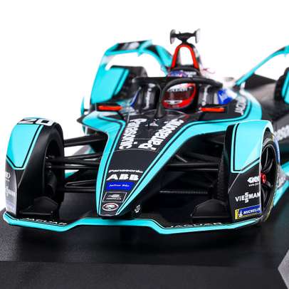 Panasonic Jaguar Racing M. Evans Formula E Season 5 2018, macheta auto, scara 1:18, negru cu bleu, Minichamps