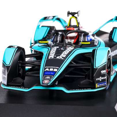Panasonic Jaguar Racing N. Piquet Formula E Season 5 2018, macheta auto, scara 1:18, negru, Minichamps