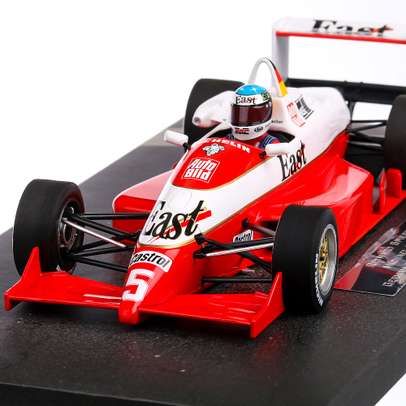 Macheta auto Reynard Spiess F903 #5 Michael Schumacher Winner F3 1990 alb cu rosu 1:18 Minichamps