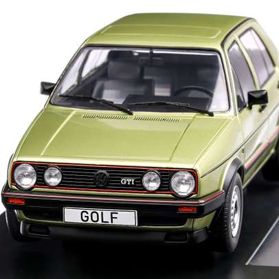 Volkswagen Golf II GTI 1984, scara 1:18, verde metalizat, MCG