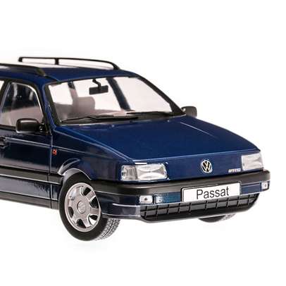 Macheta auto Volkswagen Passat B3 VR6 Variant 1988 scara 1:18 albastru KK Scale-5