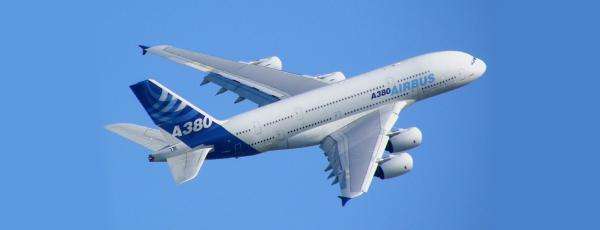 Primul Airbus A380 isi ia zborul